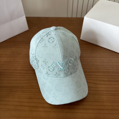 Louis Vuitton lightweight breathable baseball cap for men and women - Image 4