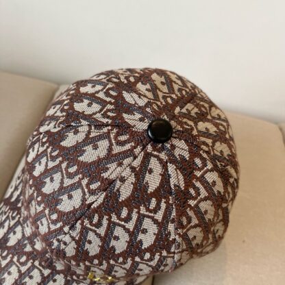 Dior stylish and versatile simple baseball cap - Image 5