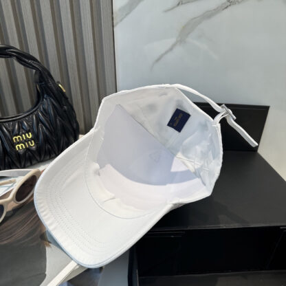 Louis Vuitton double-sided embroidered baseball cap - Image 4