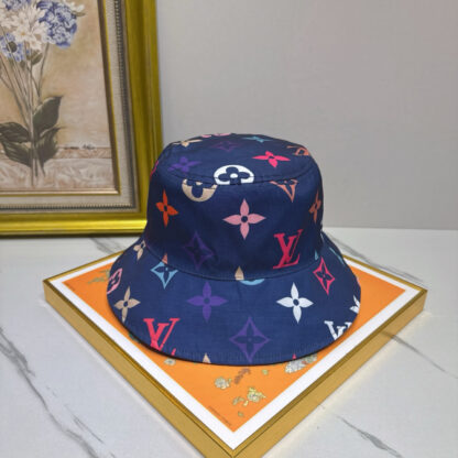 Louis Vuitton double-sided bucket hat - Image 4