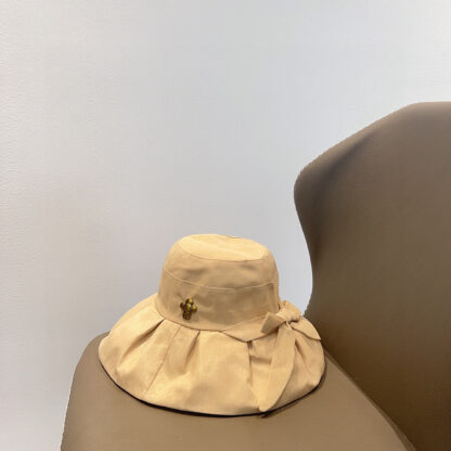 Louis Vuitton's new smooth waterproof foldable bucket hat - Image 4