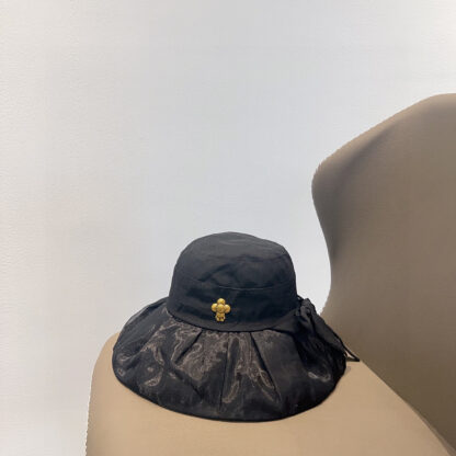 Louis Vuitton's new smooth waterproof foldable bucket hat - Image 4