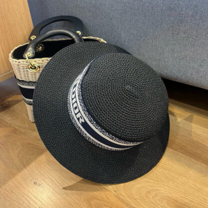 Dior's new stylish flat straw hat - Image 5