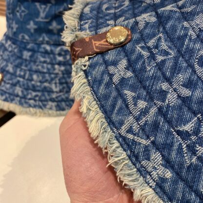 Louis Vuitton Korean version of the new British style bucket hat - Image 4