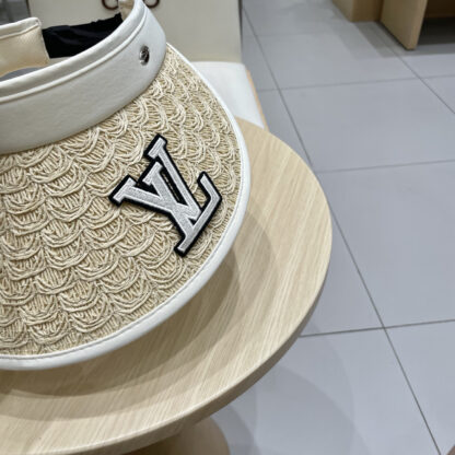 Louis Vuitton summer new men's and women's sun hats - Image 4