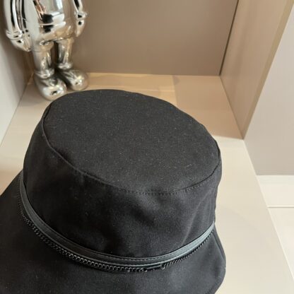 Hermès chain bucket hat - Image 4