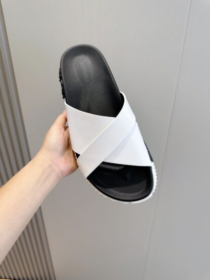 Hermès White Men's Cross Ultra Light Comfort Slippers - Image 4