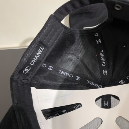 Chanel simple embroidered baseball cap - Image 3