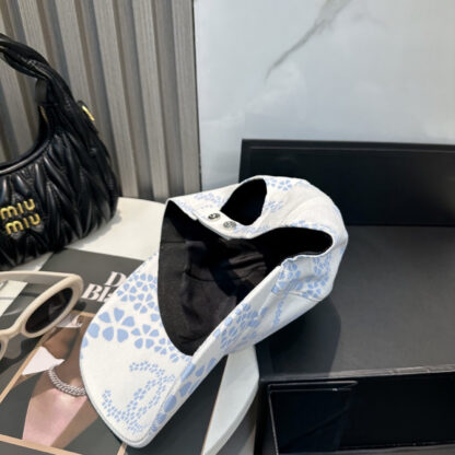 Chanel Classic Casual Baseball Cap - Image 4