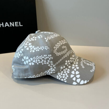 Chanel Classic Casual Baseball Cap - Image 4