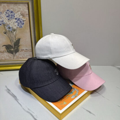 Chanel sequin baseball cap - Image 4