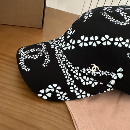 Chanel Classic Casual Baseball Cap - Image 4