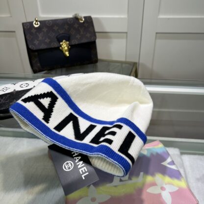 Chanel popular knitted hat - Image 3