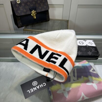 Chanel popular knitted hat - Image 3