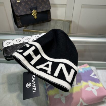 Chanel popular knitted hat - Image 3