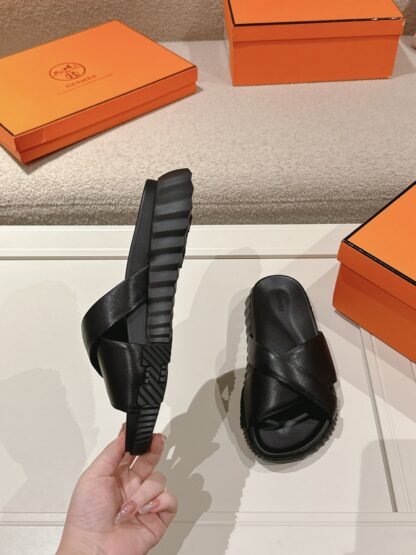 Hermes black soft and comfortable casual cross-slippers - Image 4