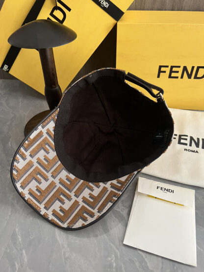 Fendi classic baseball cap - Image 5