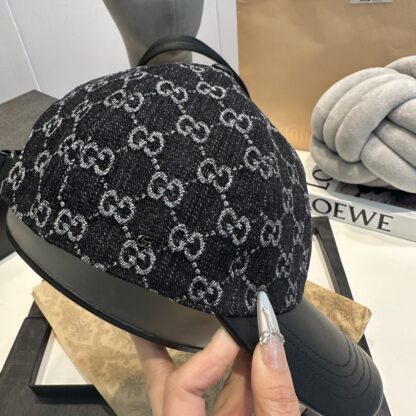 Gucci Spring/Summer Collection Baseball Cap - Image 4