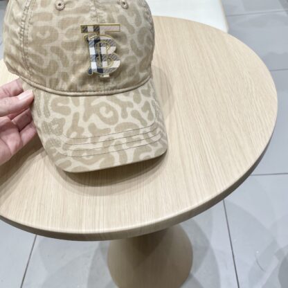 Burberry all-match personalized casual baseball cap - Image 5