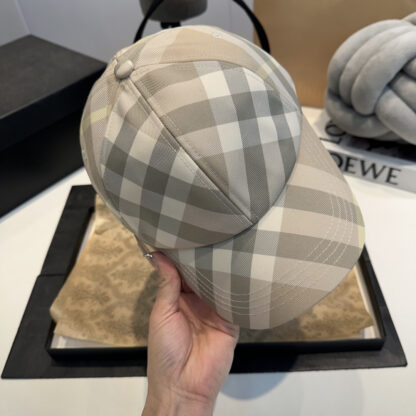 Burberry Simple Fashion Baseball Cap - Image 5