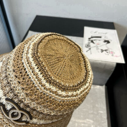 Chanel knitted bucket hat - Image 4