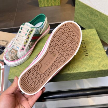 Gucci early spring casual sneakers - Image 5