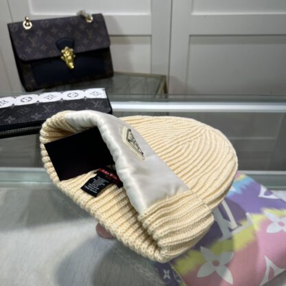 Prada autumn and winter thick warm knitted hat - Image 4