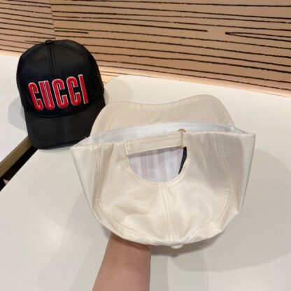Gucci Unisex Baseball Cap - Image 4