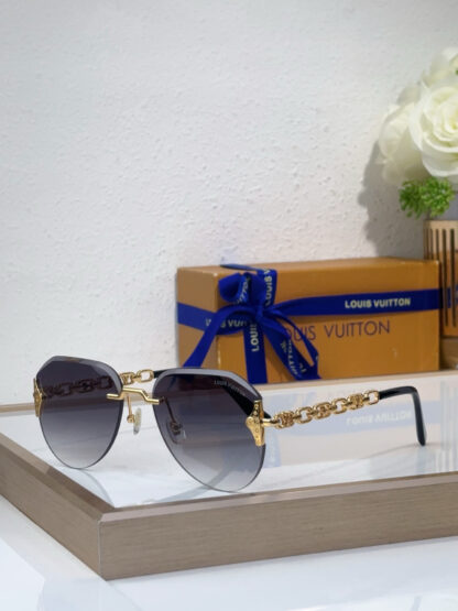 LOUIS VUITTON Fashion Sunglasses - Image 5