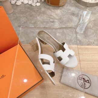 Hermès summer versatile off-white thick-heeled sandals