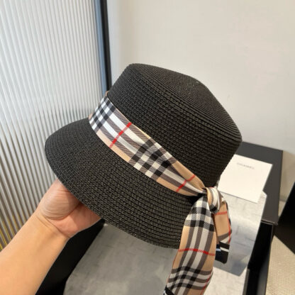 Burberry Bucket Hat Sunshade - Image 5