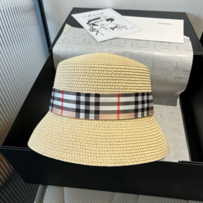 Burberry Bucket Hat Sunshade - Image 5