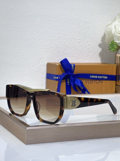 LOUIS VUITTON Fashion Sunglasses - Image 5
