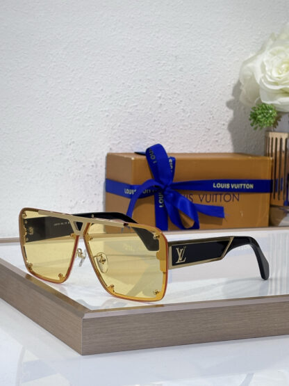 LOUIS VUITTON Fashion Sunglasses - Image 5