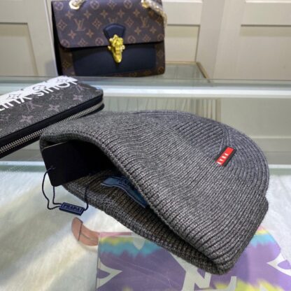 Prada classic breathable knitted hat - Image 4
