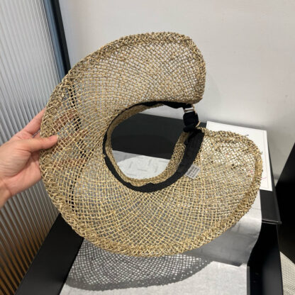 Prada's new hollow top lightweight straw hat - Image 3