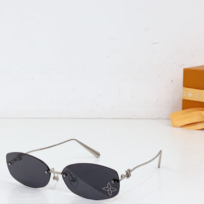 LOUIS VUITTON Fashion Sunglasses - Image 5