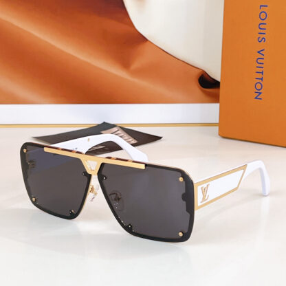 LOUIS VUITTON Fashion Sunglasses - Image 5
