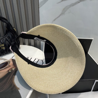 Miu Miu Simple Casual Hat - Image 5