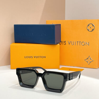 LOUIS VUITTON Fashion Sunglasses - Image 5