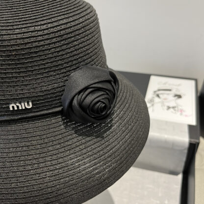 Miu Miu elegant raffia hat - Image 5