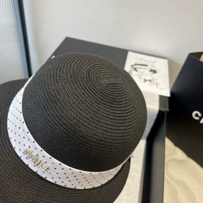 Miu Miu stylish bucket hat - Image 5