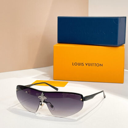 LOUIS VUITTON Fashion Sunglasses - Image 5