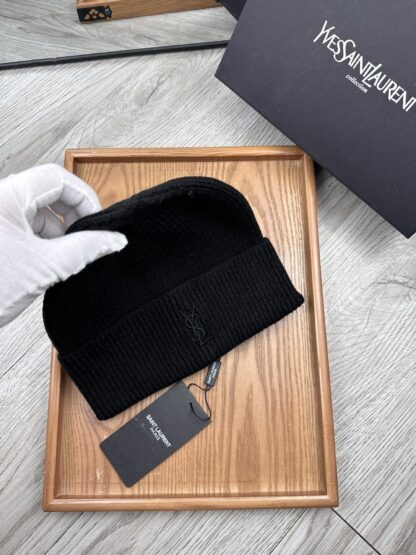 Yves Saint Laurent fine wool knitted hat - Image 4