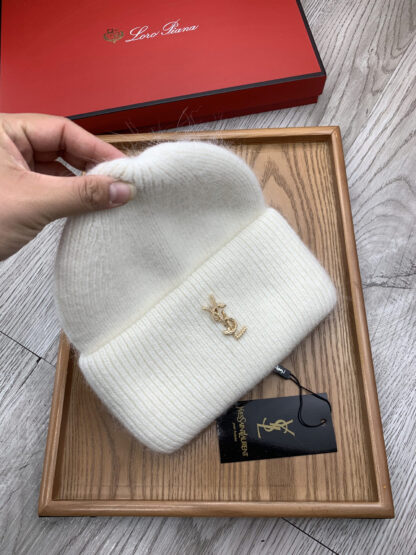 Yves Saint Laurent fine wool knitted hat - Image 4