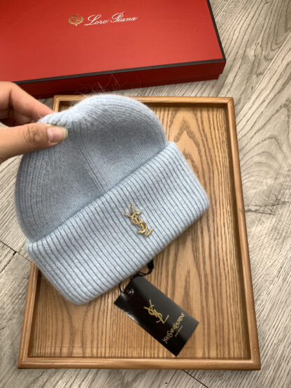 Yves Saint Laurent fine wool knitted hat - Image 4