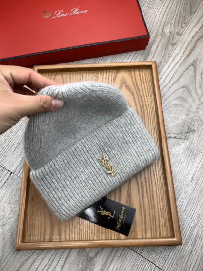 Yves Saint Laurent fine wool knitted hat - Image 4