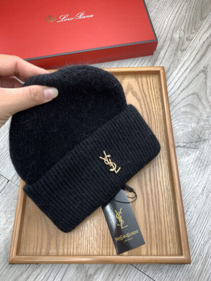 Yves Saint Laurent fine wool knitted hat - Image 4