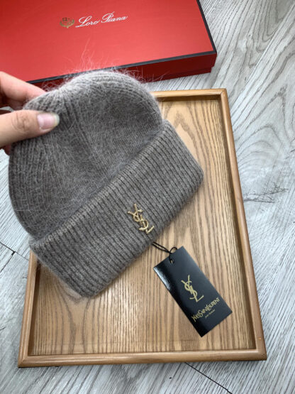 Yves Saint Laurent fine wool knitted hat - Image 4