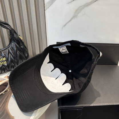 Prada fashion baseball cap - Image 4